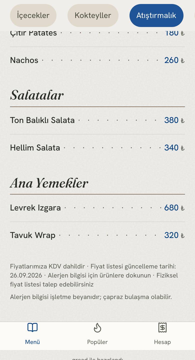 Öğle saatinde plaj menüsünde kokteyller bölümü
